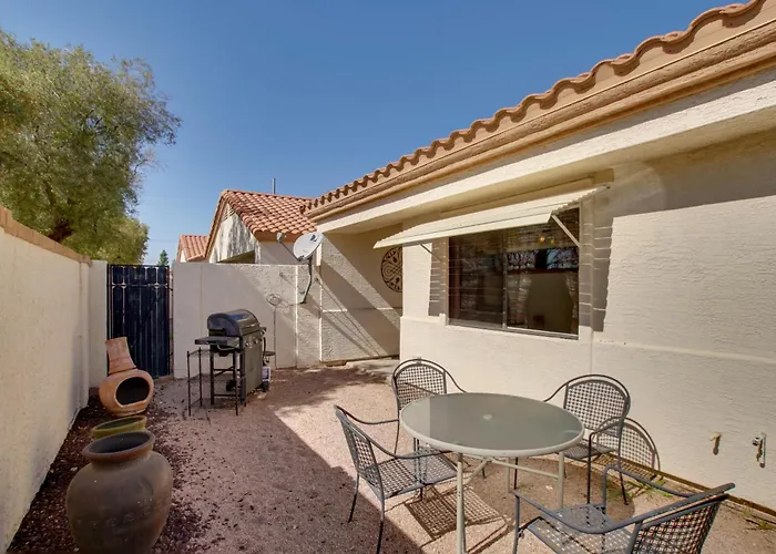 7 Mi To Mill Ave: Bbq-ready Townhouse Holiday home *