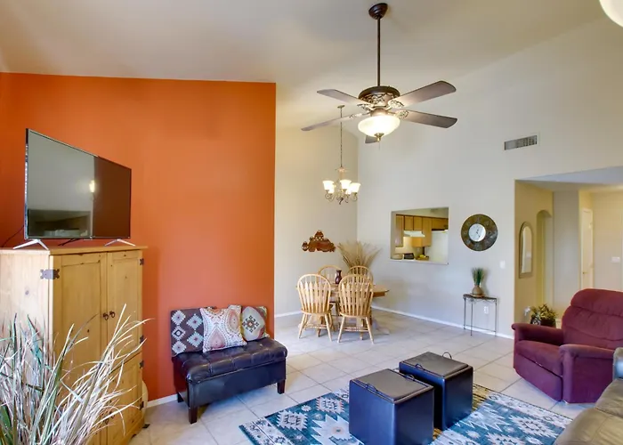 Holiday home 7 Mi To Mill Ave: Bbq-ready Townhouse *