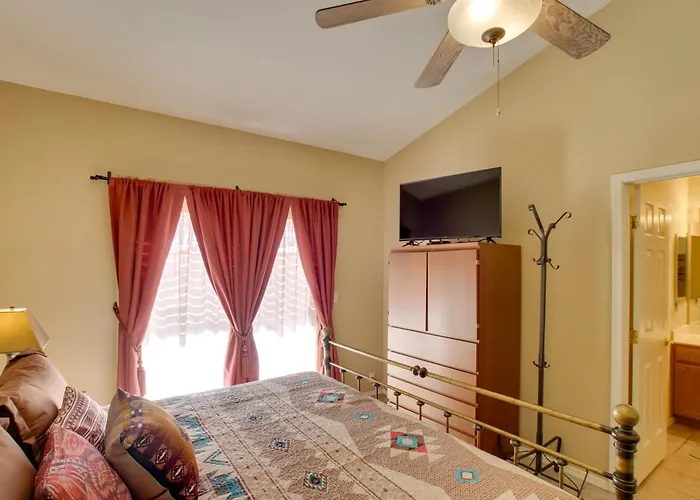 7 Mi To Mill Ave: Bbq-ready Townhouse Holiday home Mesa
