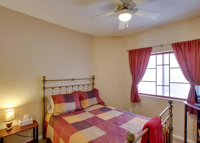 Holiday home 7 Mi To Mill Ave: Bbq-ready Townhouse Mesa