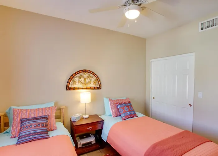 7 Mi To Mill Ave: Bbq-ready Townhouse Holiday home Mesa